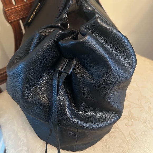 Vince Camuto Fabia Black Leather Shoulder Tote Bag - Picture 4 of 7